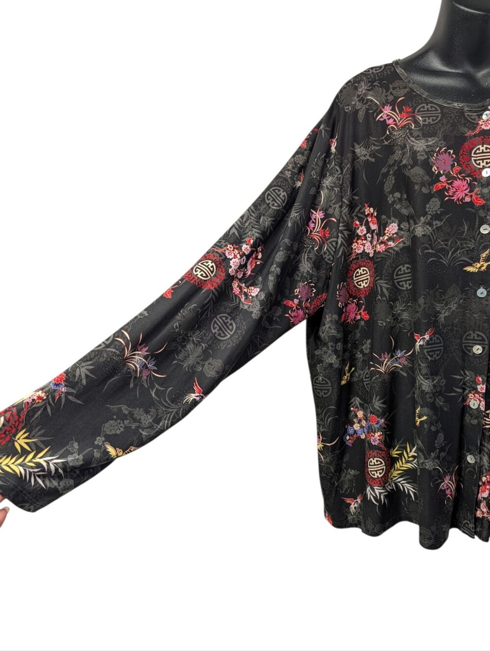 CJ Banks Womens 3X Black Floral Button-Front Knit Long Sleeve Round Neck Top - Picture 4 of 8